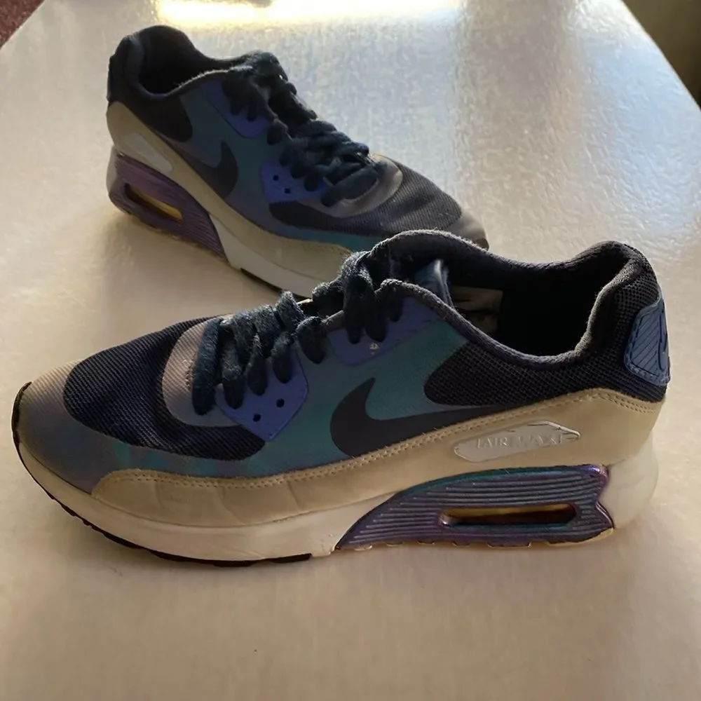 NIKE Women’s Air Max 90 Ultra 2.0 RS # AA0555-400 Sneakers Size 6
